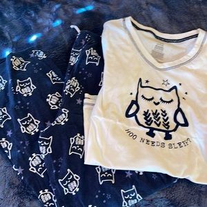 Women’s owl pajamas size large (12/14)